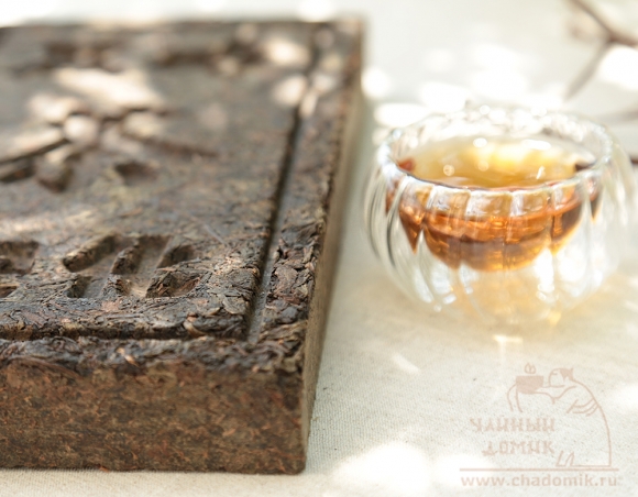 Черный чай Хэй Ча из Аньхуа «Шэньшань Икэлун» (神山益客隆 黑砖茶) 2012 год, 1000 гр