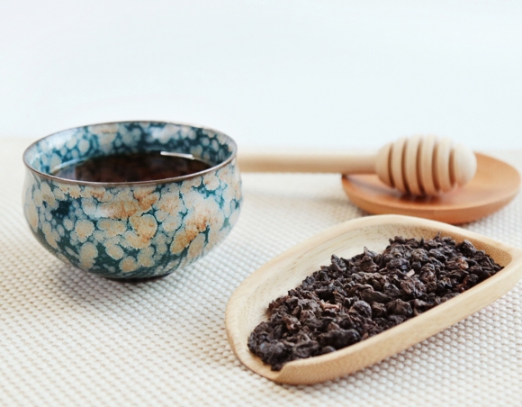 Медовый улун 
蜜香乌龙 25 гр
